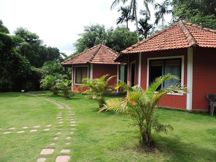 Sunbird Garden Resort Krishnagiri Dış mekan fotoğraf